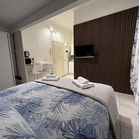 Tiny & Cosy Studio Flat In קומו מראה חיצוני תמונה