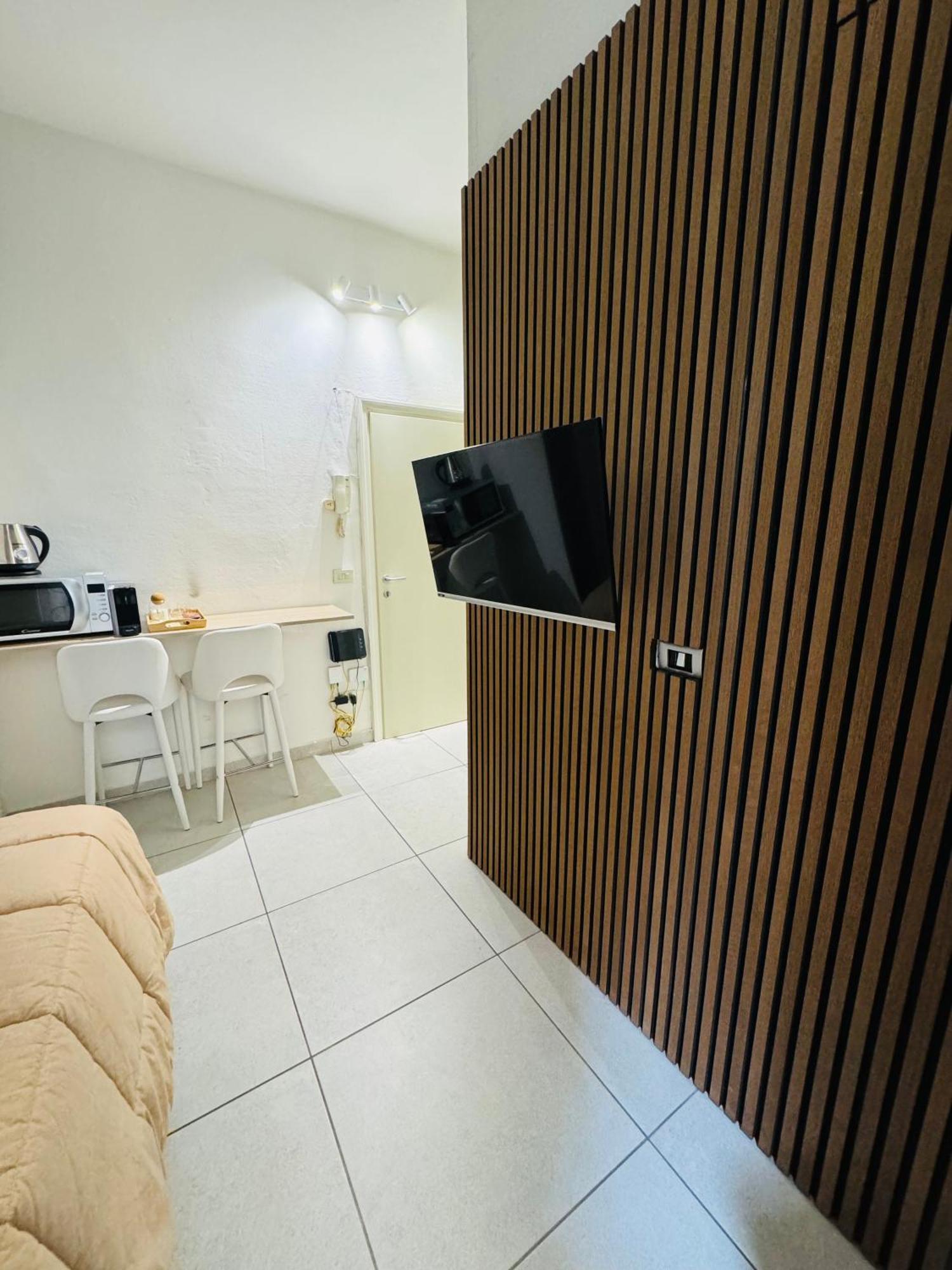 Tiny & Cosy Studio Flat In קומו מראה חיצוני תמונה